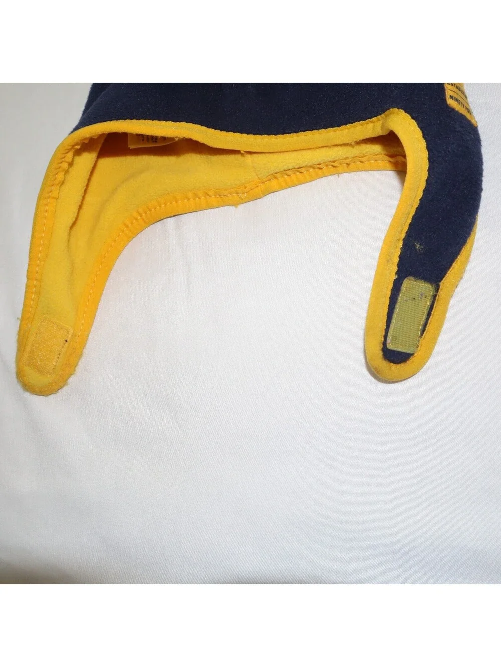 Old Navy Boys Winter Pom Pom Hat Size Small Navy Yellow